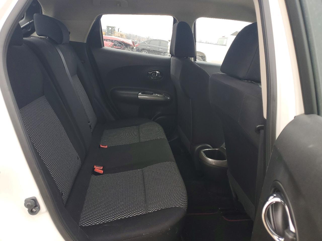 2015 Nissan Juke S - zdjęcie 10