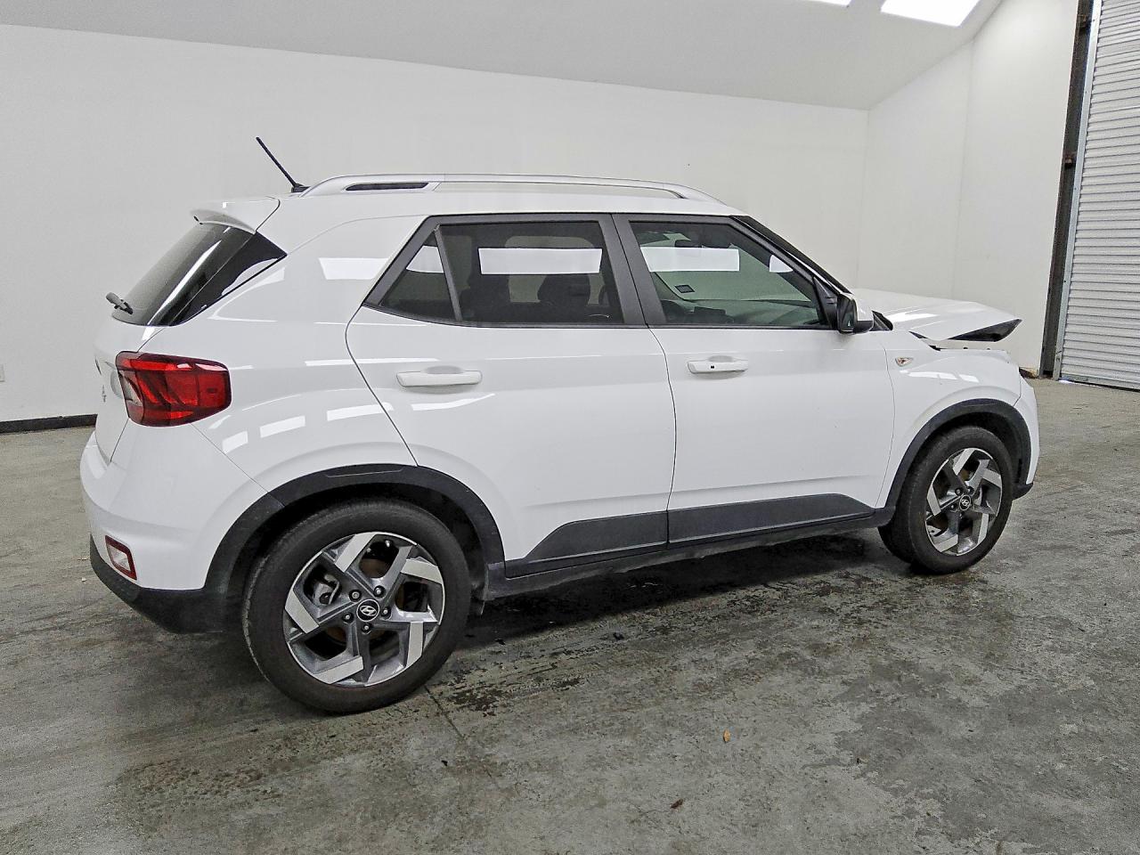 2025 Hyundai Venue Sel - zdjęcie 3