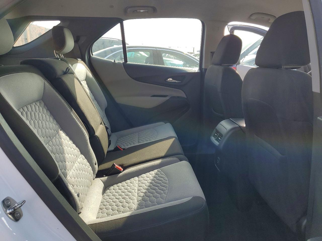 2020 Chevrolet Equinox Ls - zdjęcie 11