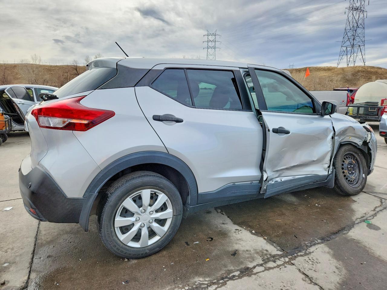 2020 Nissan Kicks S - zdjęcie 3