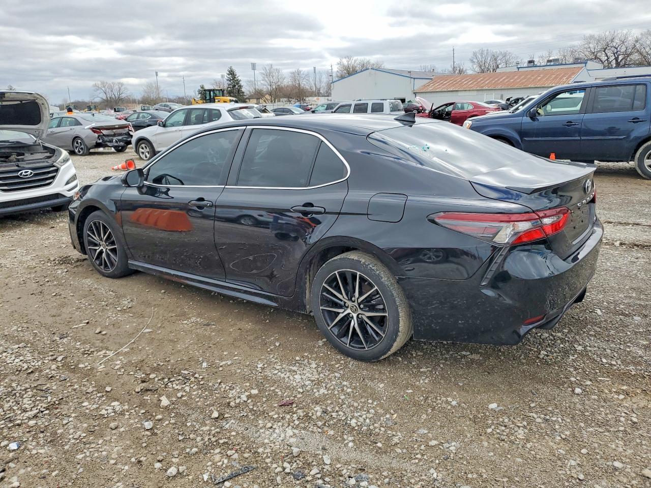 2022 Toyota Camry Se - zdjęcie 2