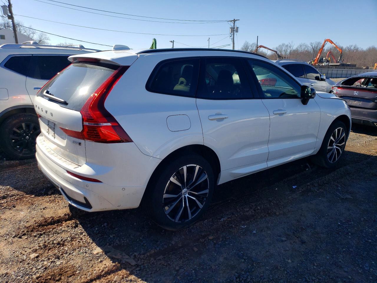 2024 Volvo Xc60 Plus - zdjęcie 3