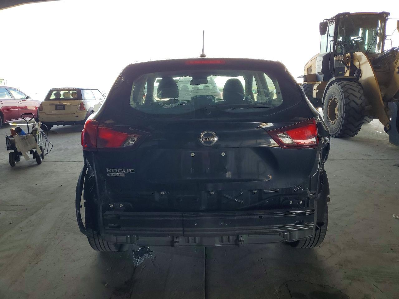 2017 Nissan Rogue Sport S - zdjęcie 6