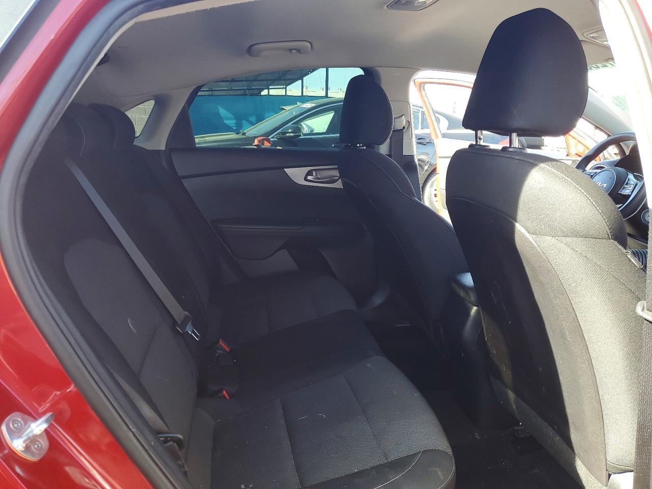 2022 Kia Forte Lxs - zdjęcie 10