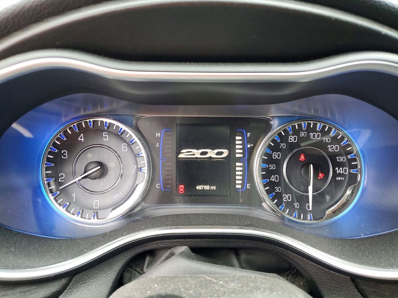 2015 Chrysler 200 Limited - zdjęcie 9