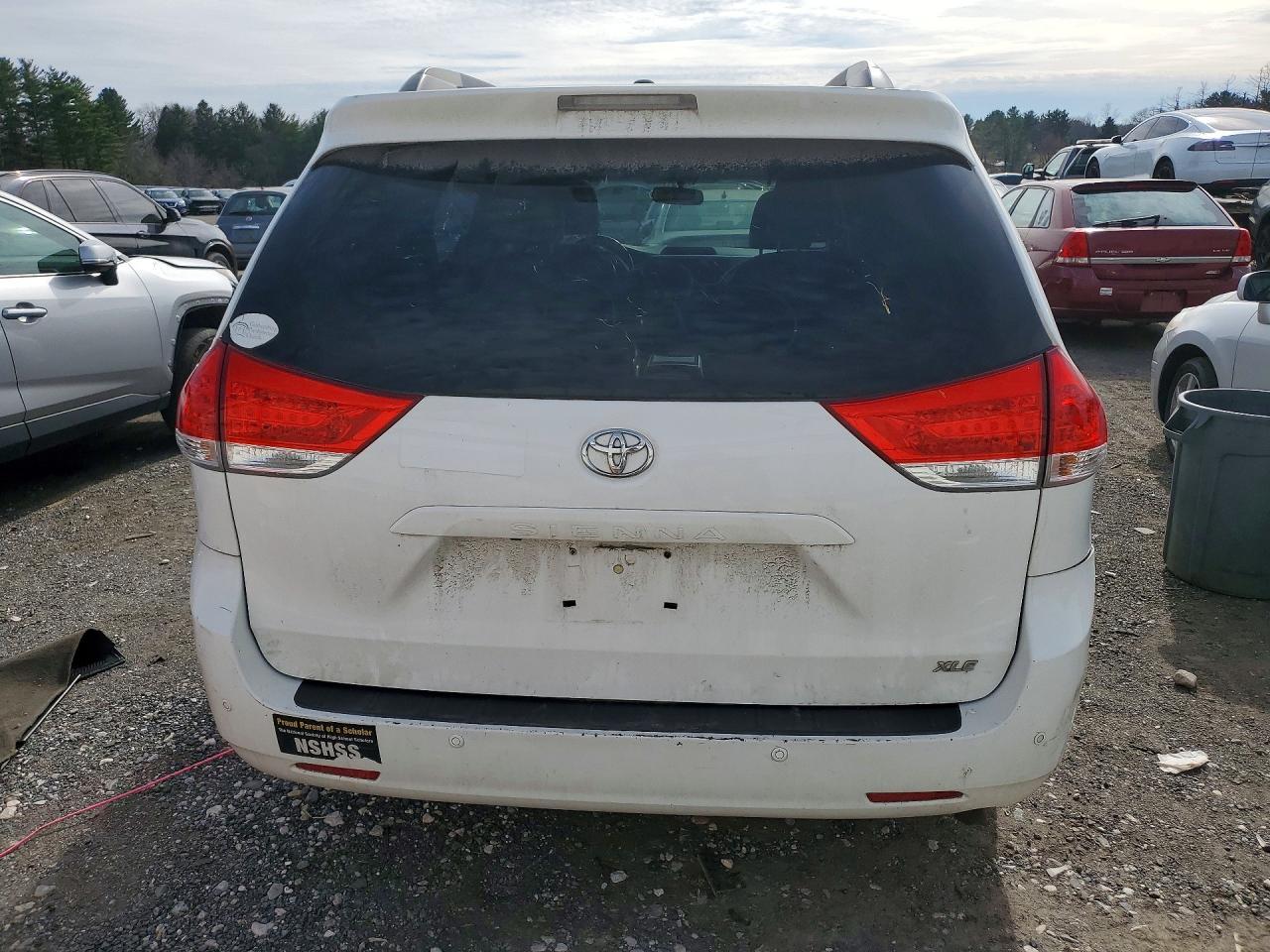 2014 Toyota Sienna Xle 8-Passenger - zdjęcie 6