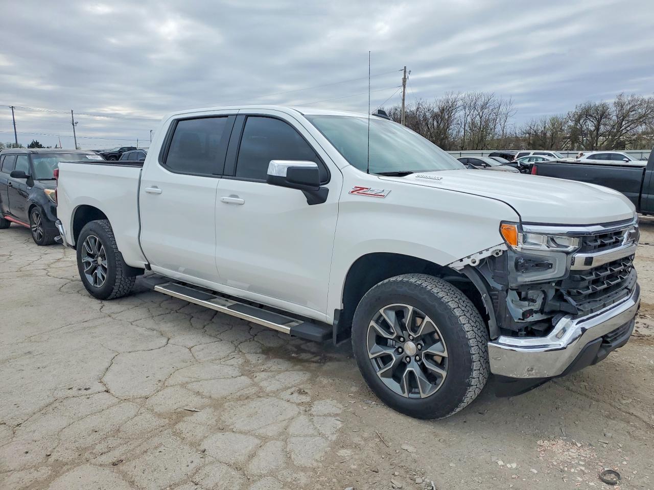 2023 Chevrolet Silverado K1500 Lt - zdjęcie 4
