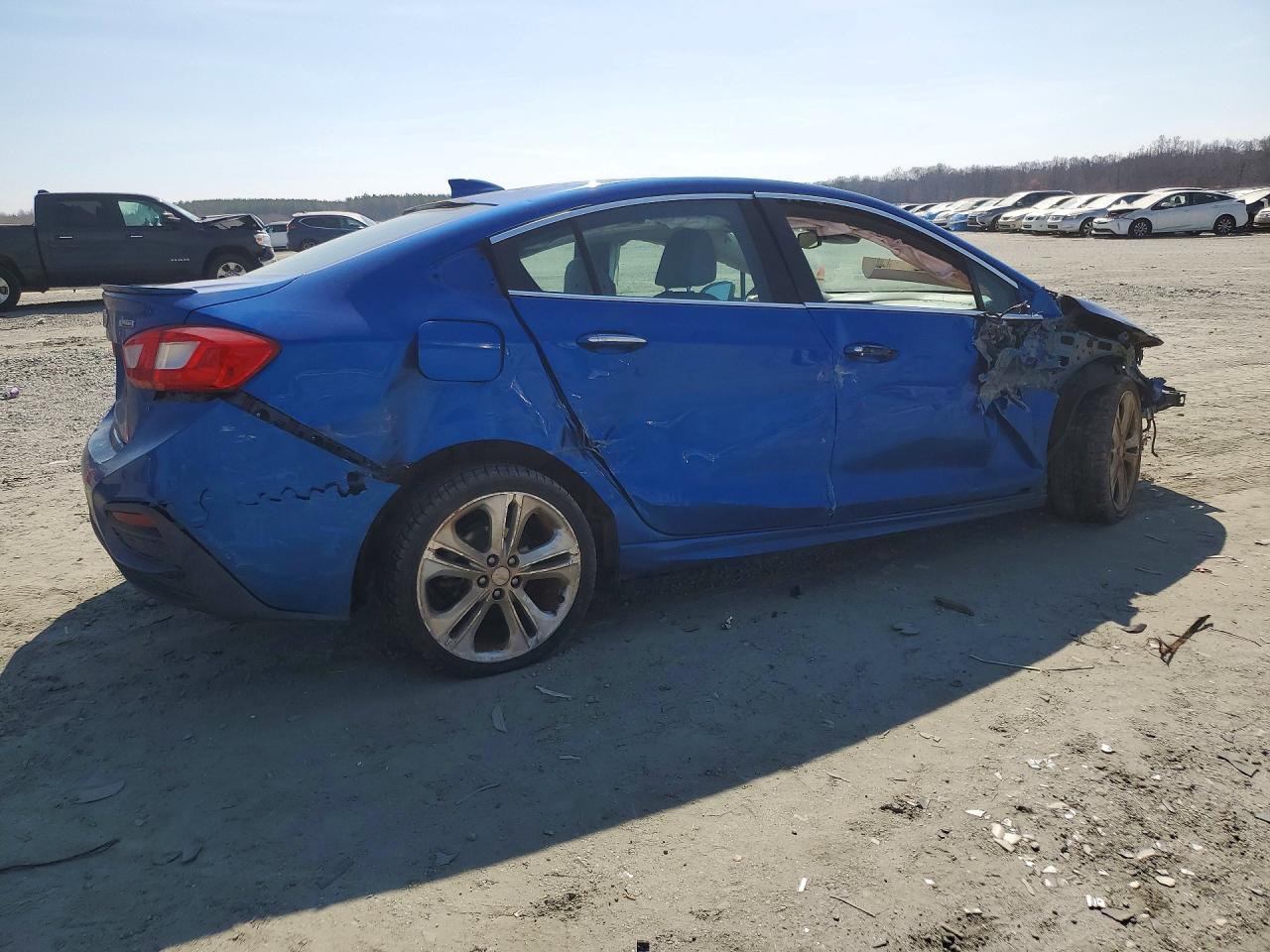 2016 Chevrolet Cruze Premier - zdjęcie 3