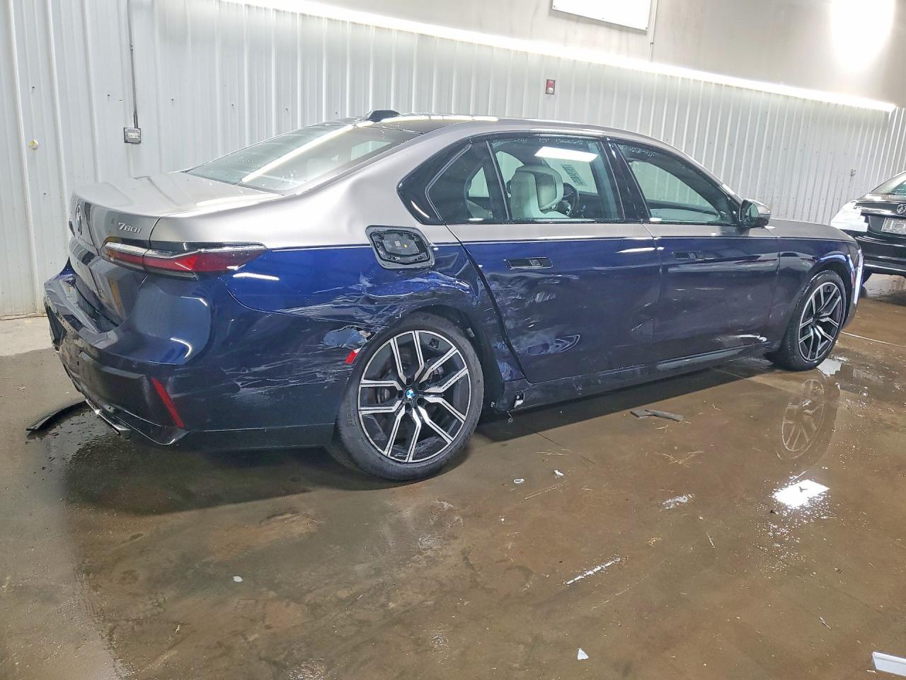 2025 BMW 760 Xi - zdjęcie 3