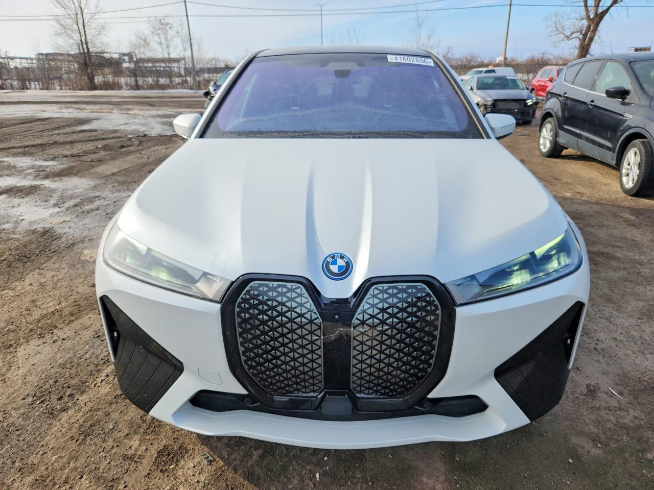 2022 BMW Ix xDrive50 - zdjęcie 5