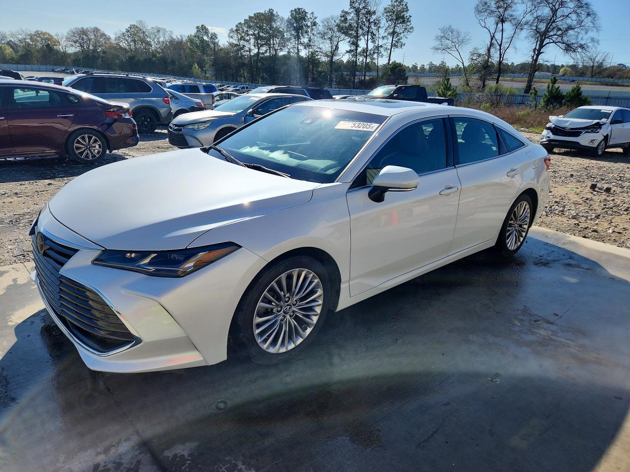 2019 Toyota Avalon Limited - zdjęcie główne