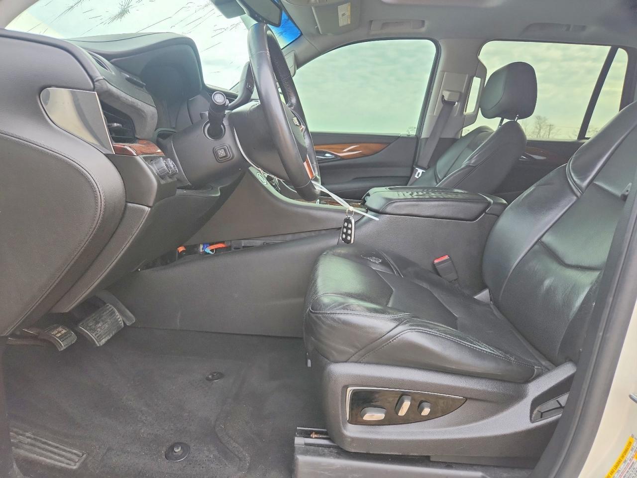 2015 Cadillac Escalade Luxury - zdjęcie 7