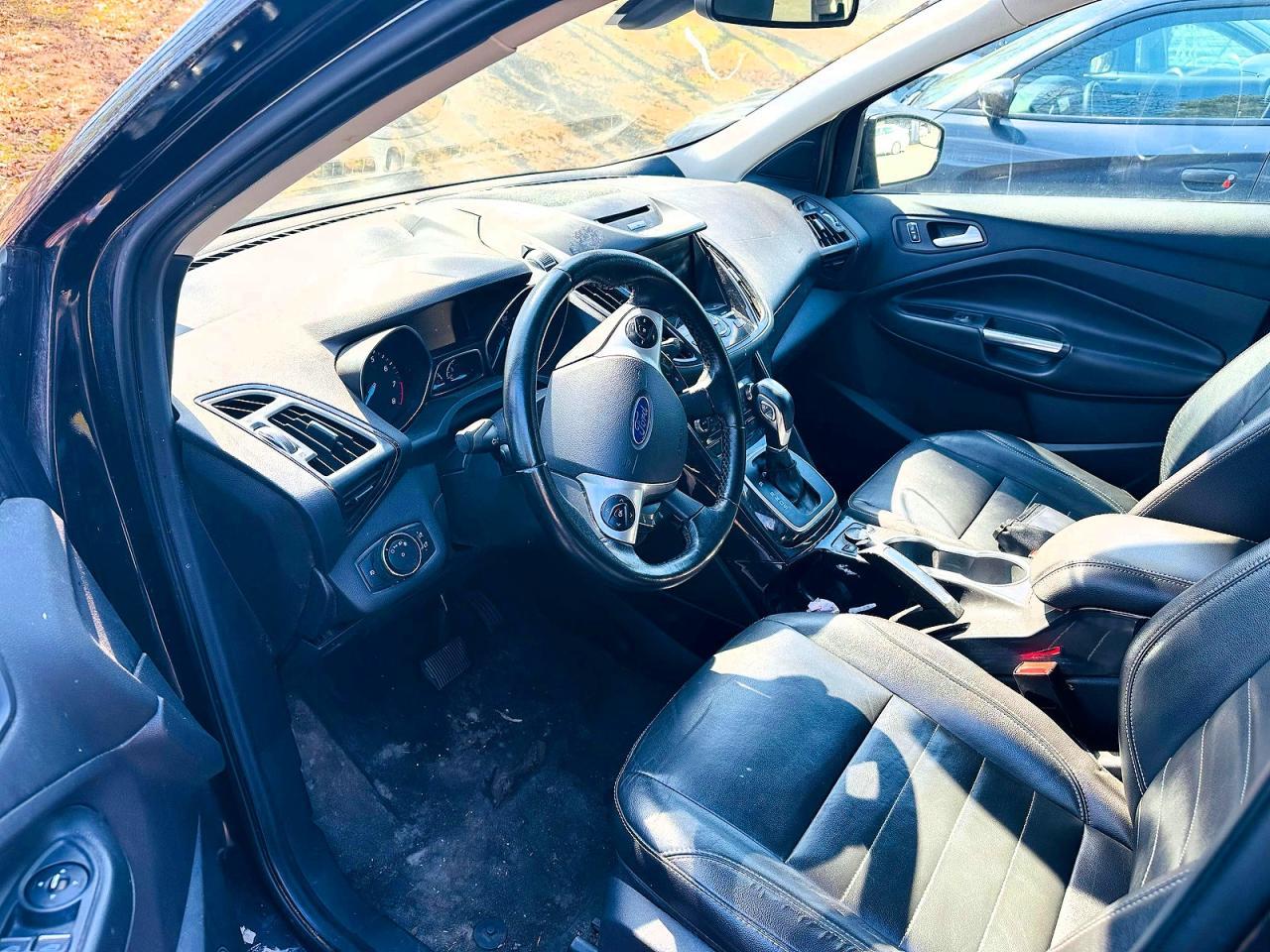 2014 Ford Escape Titanium - zdjęcie 4