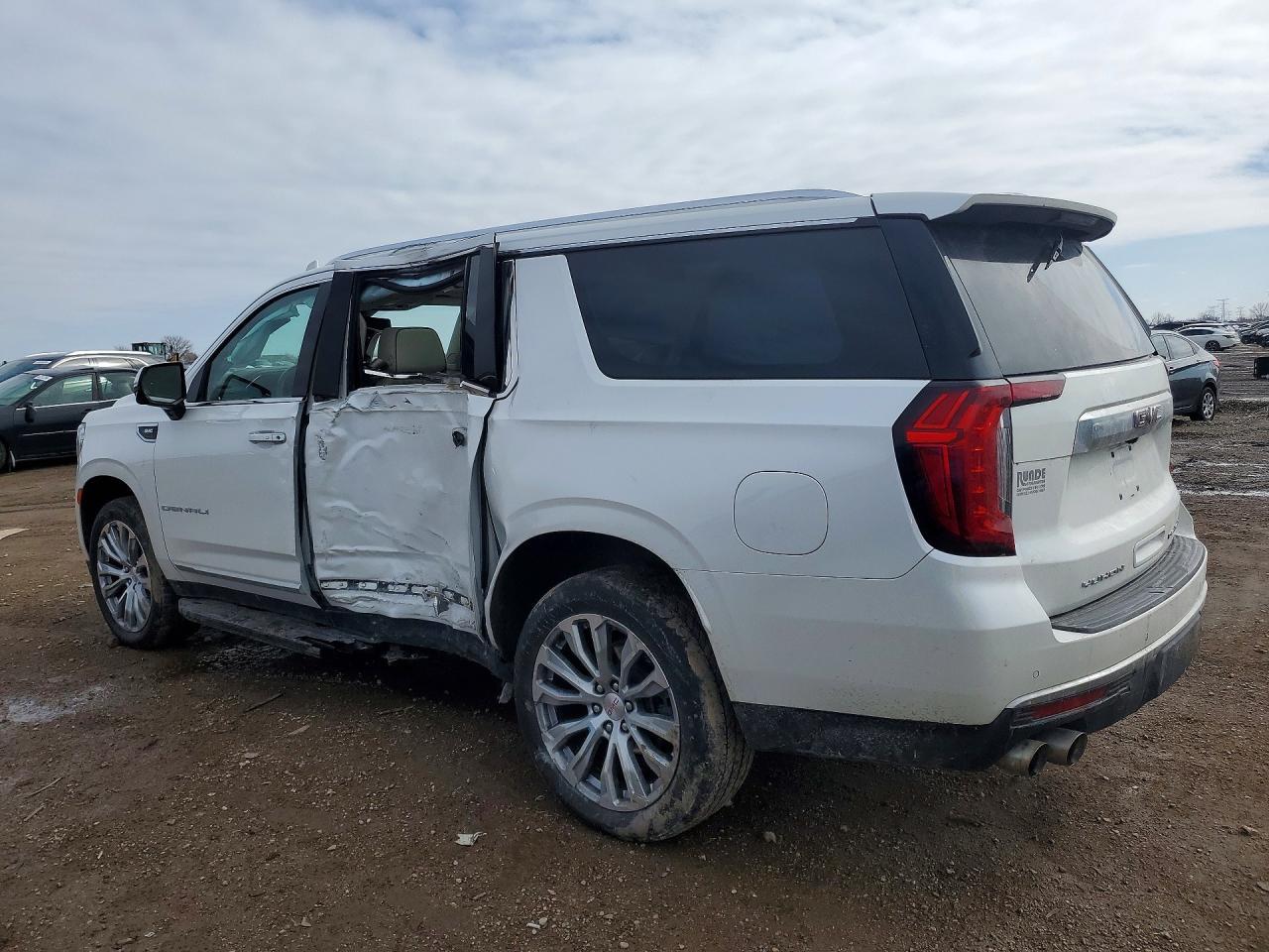 2022 GMC Yukon Xl Denali - zdjęcie 2