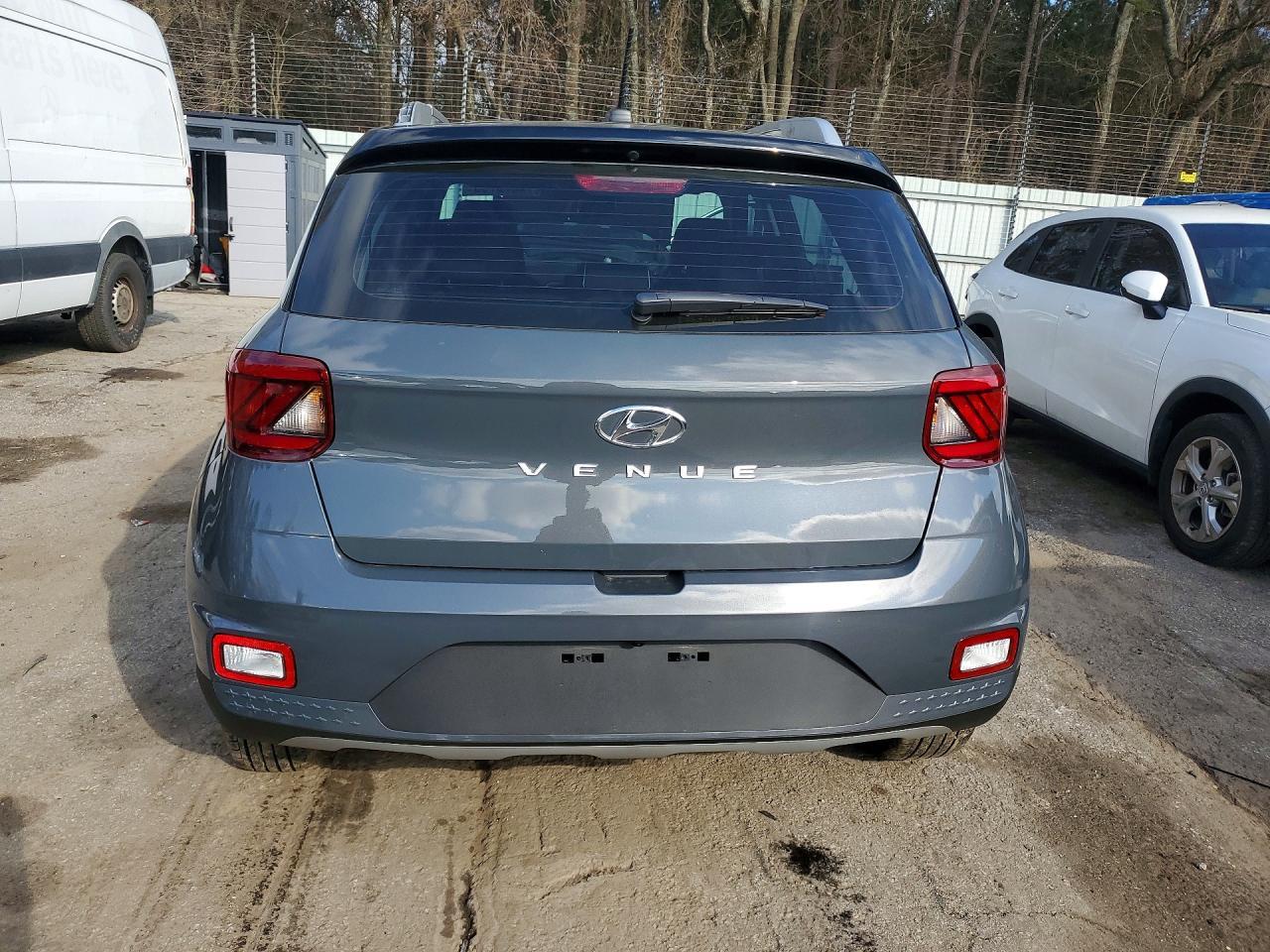 2025 Hyundai Venue Limited - zdjęcie 6