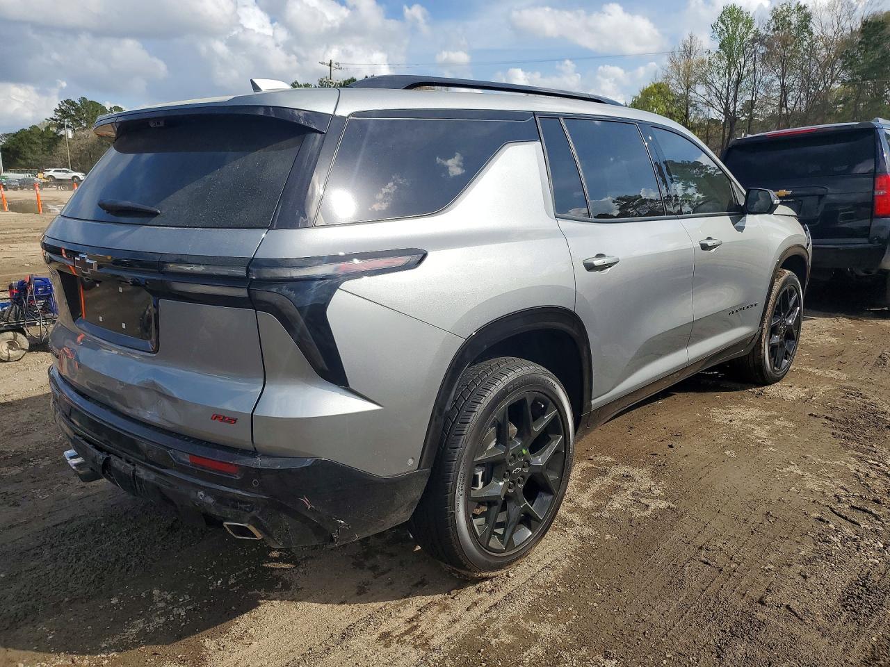 2026 Chevrolet Traverse Rs - zdjęcie 3