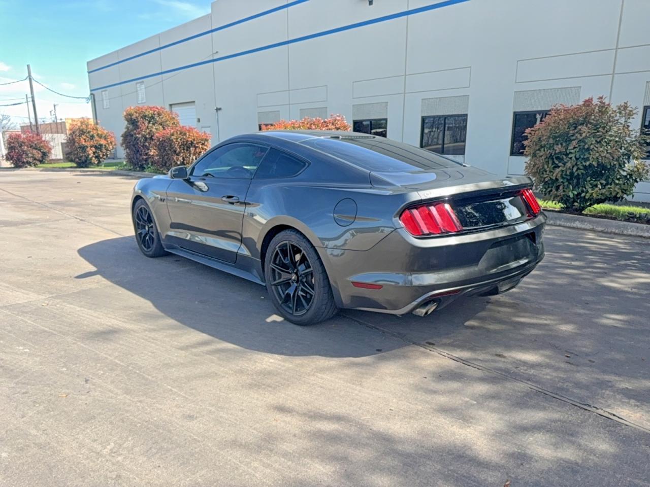 2017 Ford Mustang - zdjęcie 3