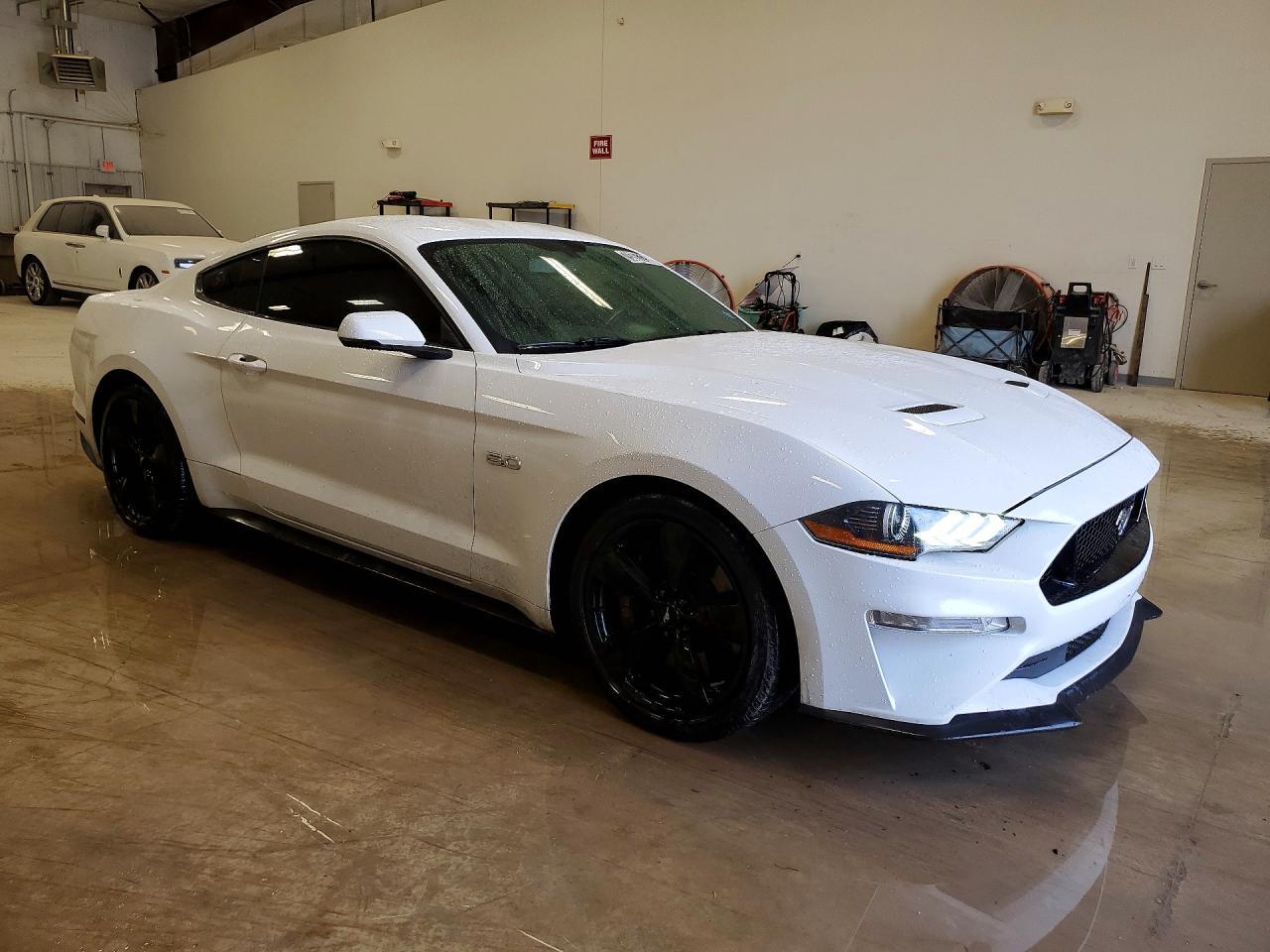 2019 Ford Mustang Gt - zdjęcie 4