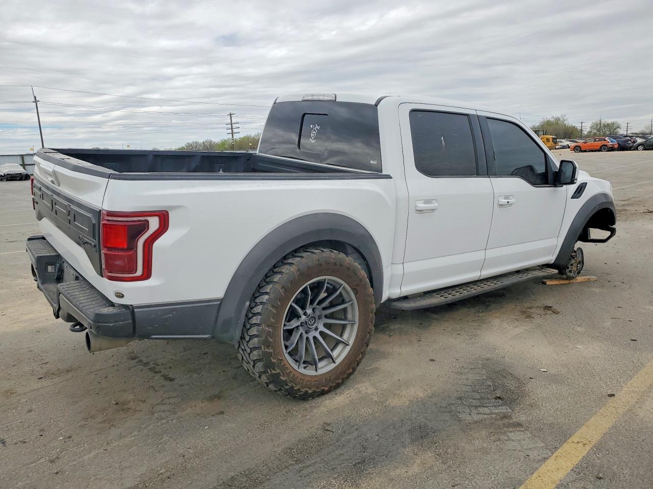 2018 Ford F150 Raptor - zdjęcie 3