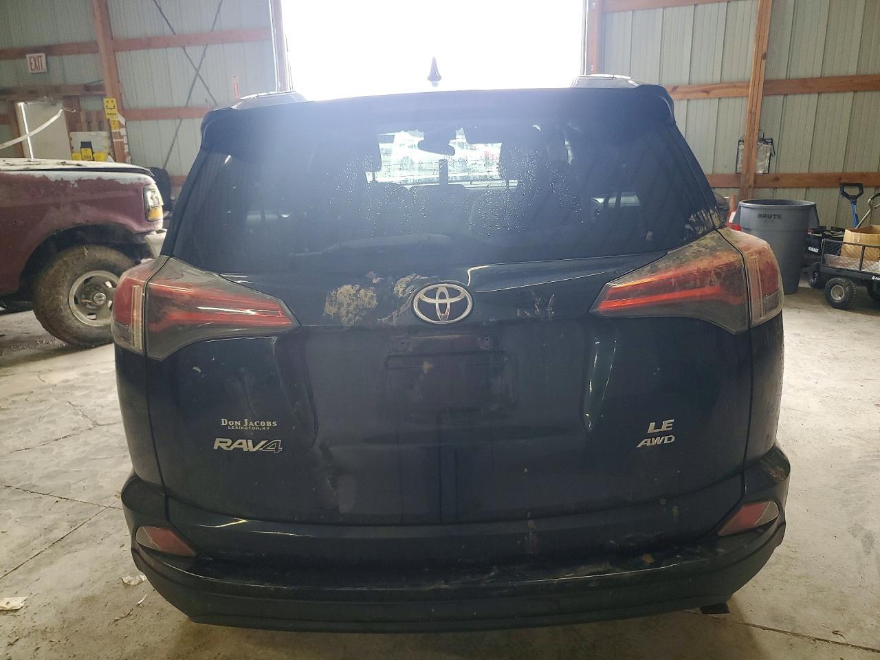 2018 Toyota Rav4 Le - zdjęcie 6