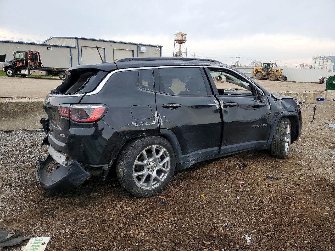 2022 Jeep Compass Latitude Lux - zdjęcie 3