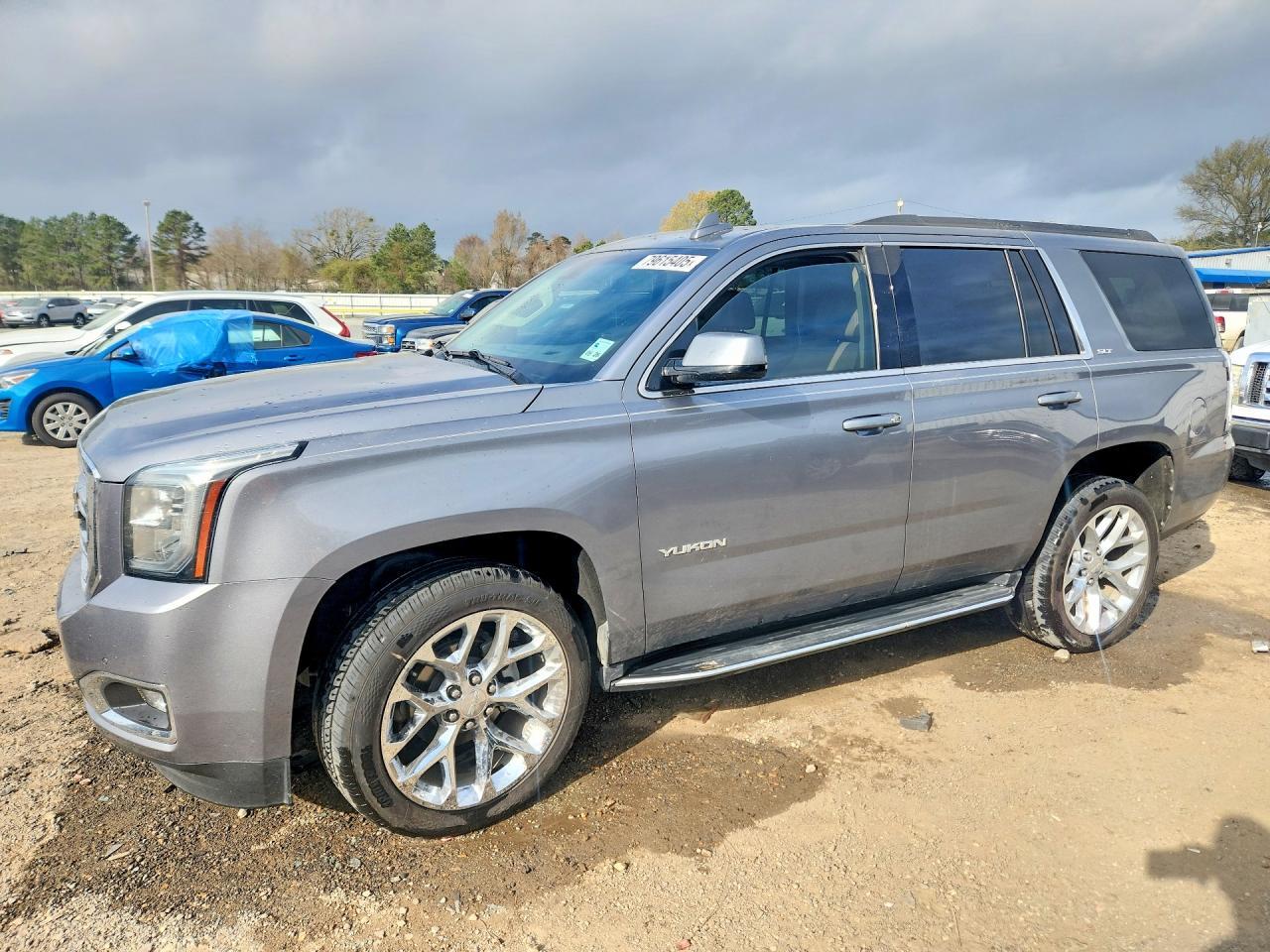 2019 GMC Yukon Slt - zdjęcie główne