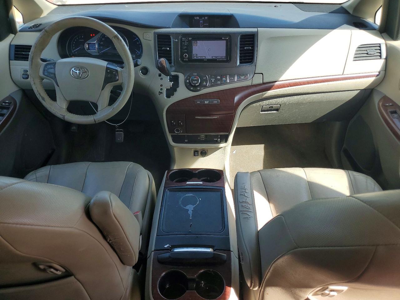 2014 Toyota Sienna Xle 7-Passenger - zdjęcie 8