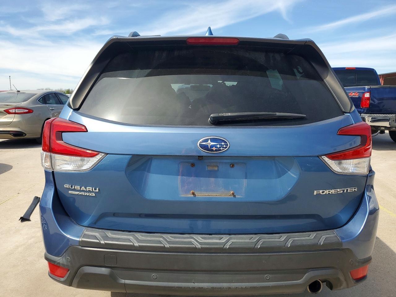 2021 Subaru Forester Limited - zdjęcie 6