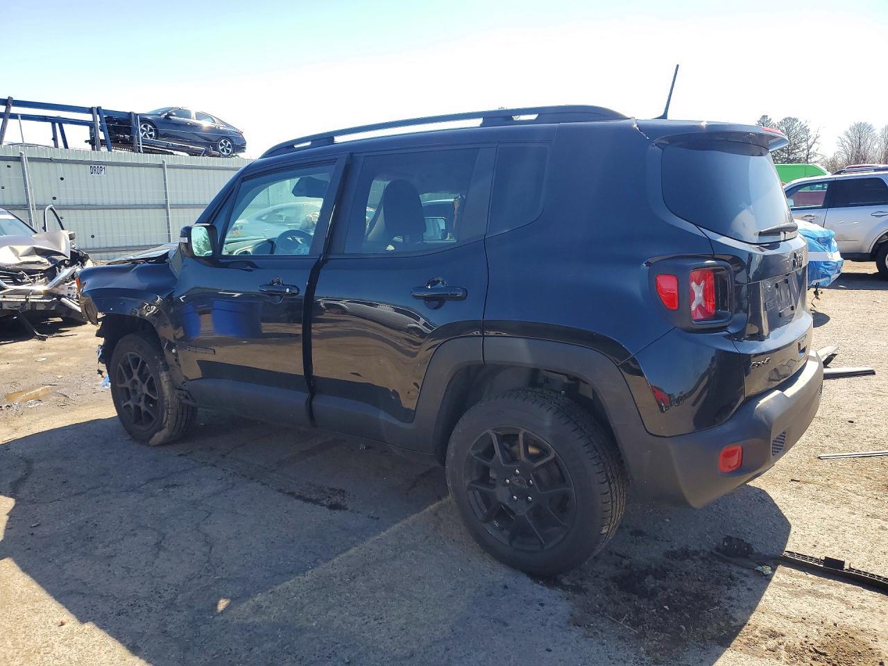 2020 Jeep Renegade Latitude - zdjęcie 2