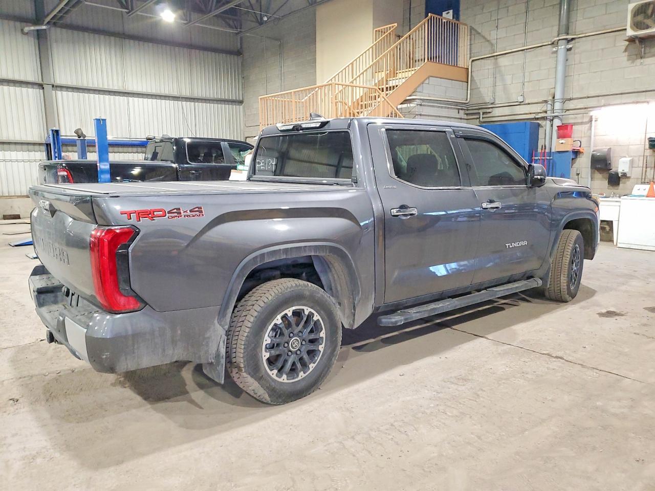 2024 Toyota Tundra Limited - zdjęcie 3