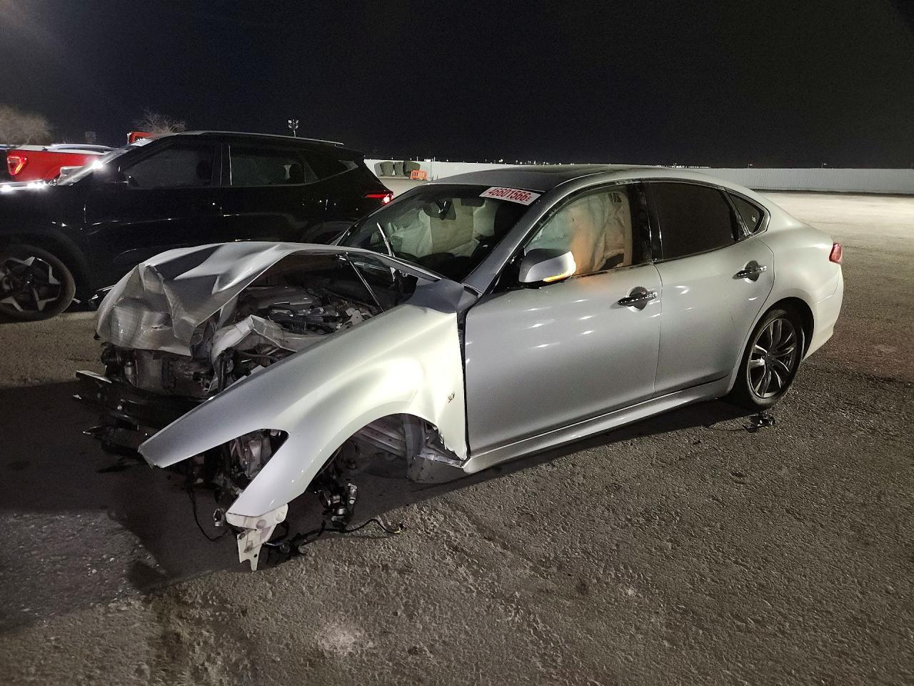 Infiniti Q70 - zdjęcie 1