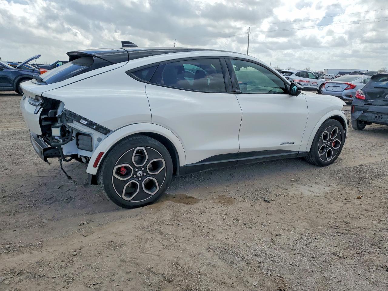 2023 Ford Mustang Mach-E Gt - zdjęcie 3
