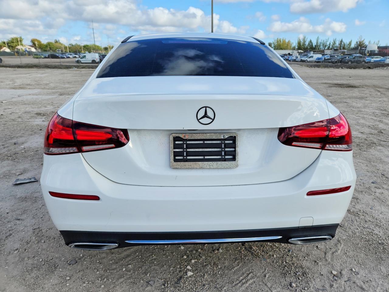 2021 Mercedes-Benz A 220 - zdjęcie 6