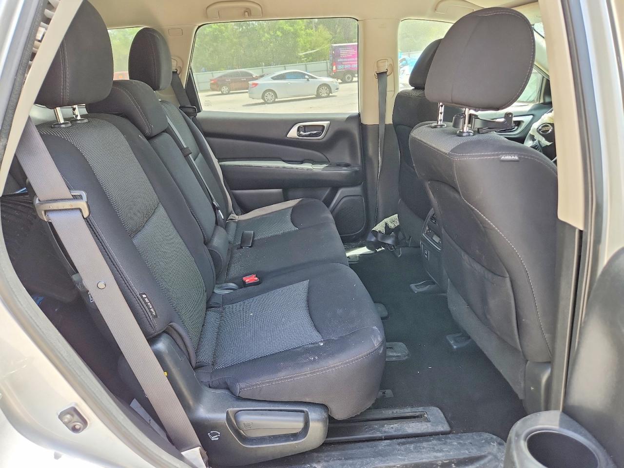 2018 Nissan Pathfinder S - zdjęcie 11