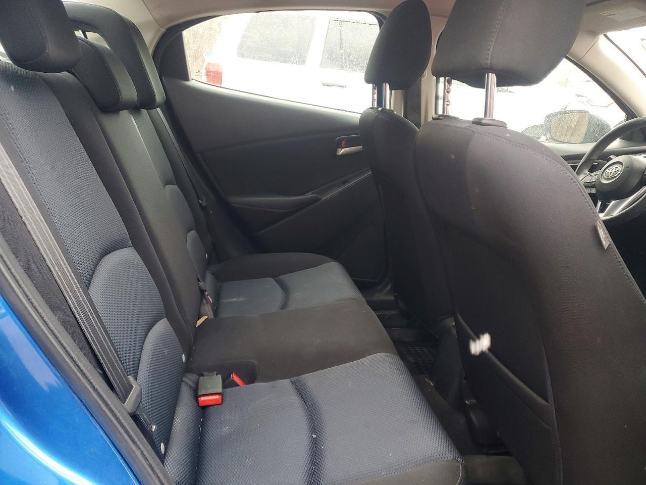 2016 Toyota Yaris - zdjęcie 10
