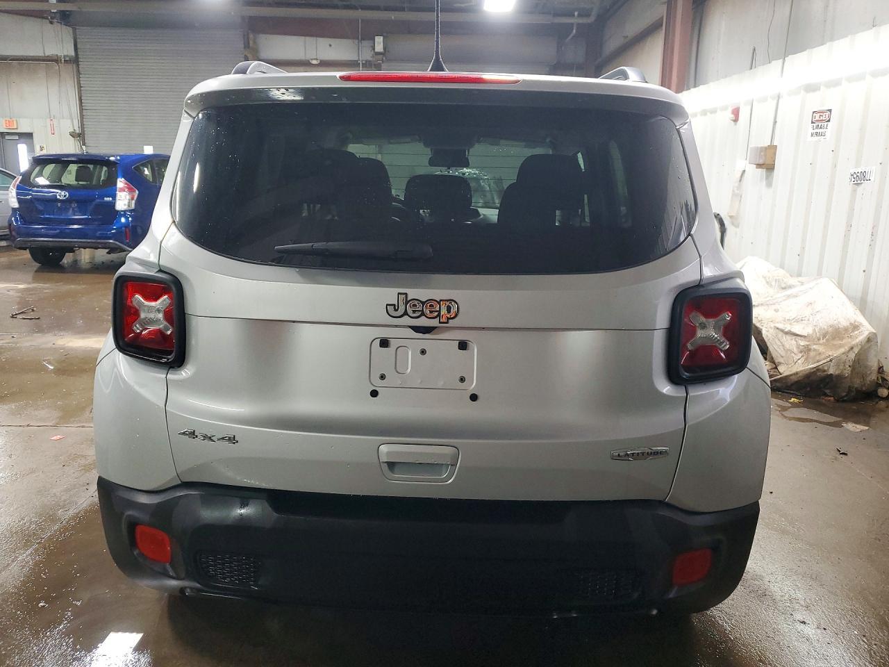 2018 Jeep Renegade Latitude - zdjęcie 6