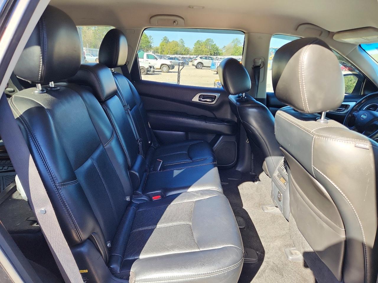 2014 Nissan Pathfinder Platinum - zdjęcie 10