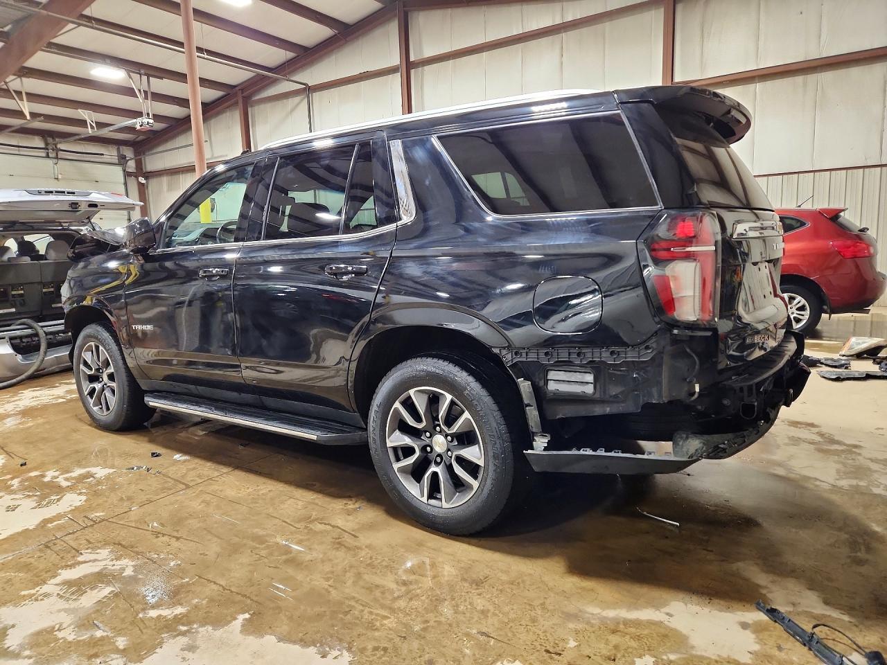 2021 Chevrolet Tahoe K1500 Lt - zdjęcie 2
