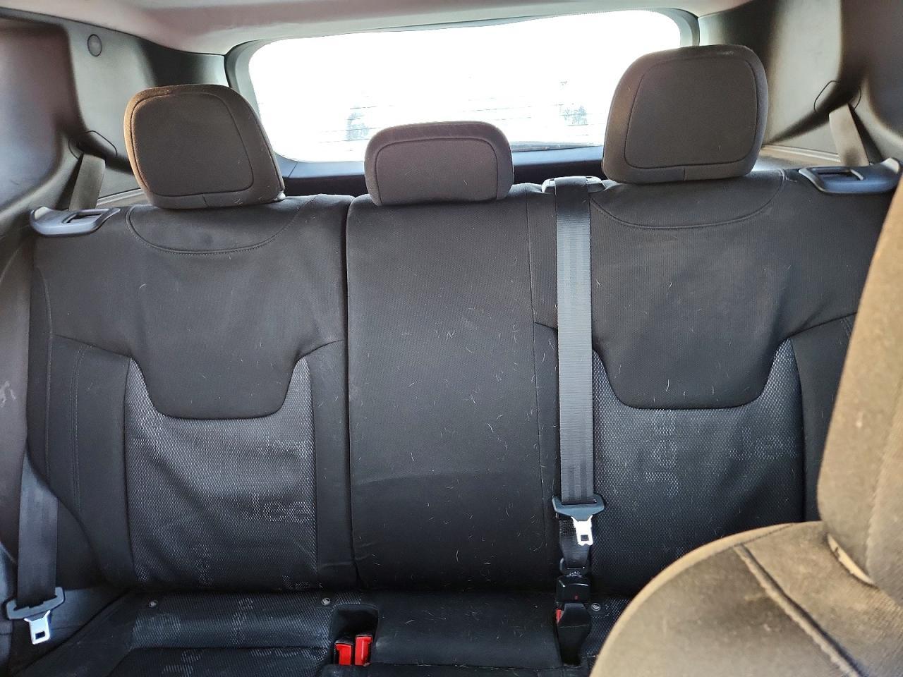 2017 Jeep Renegade Latitude - zdjęcie 10