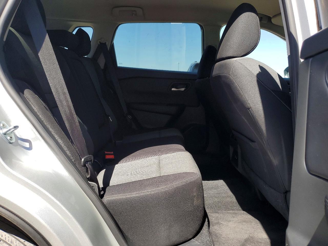 2025 Nissan Rogue Sv - zdjęcie 11