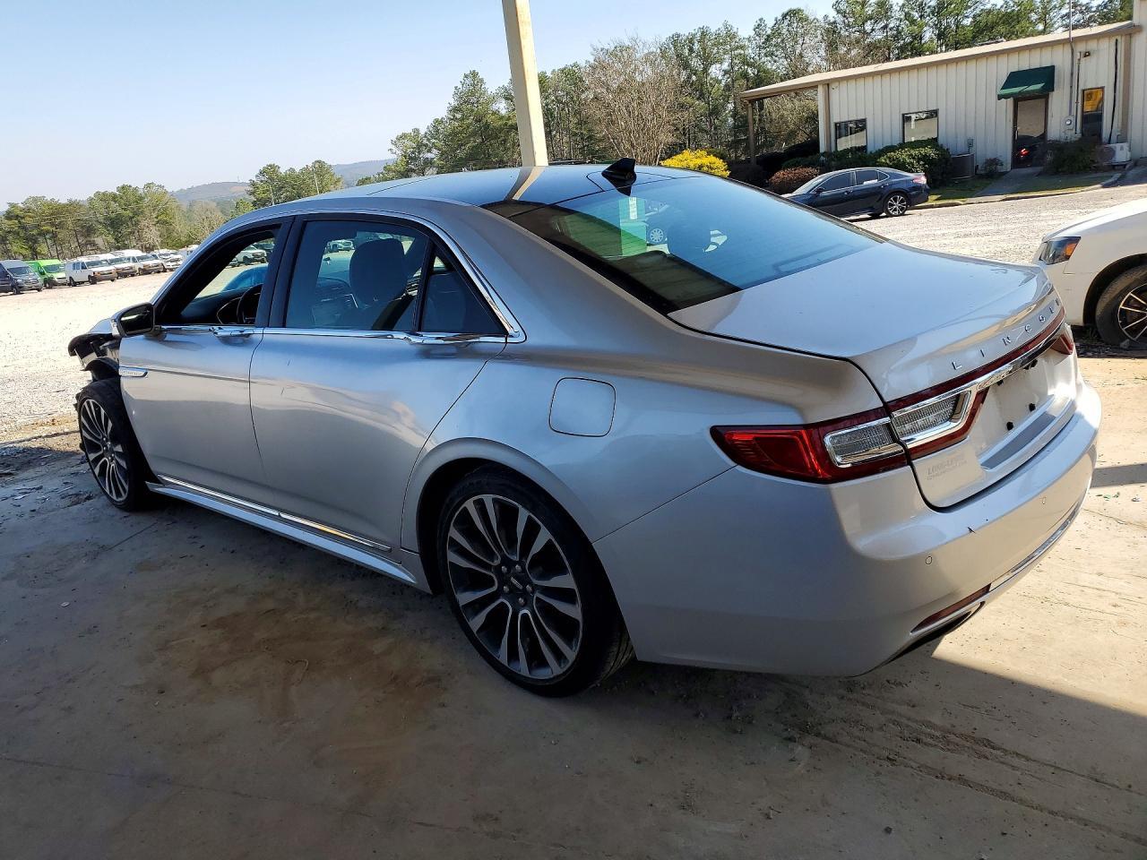 2018 Lincoln Continental Select - zdjęcie 2