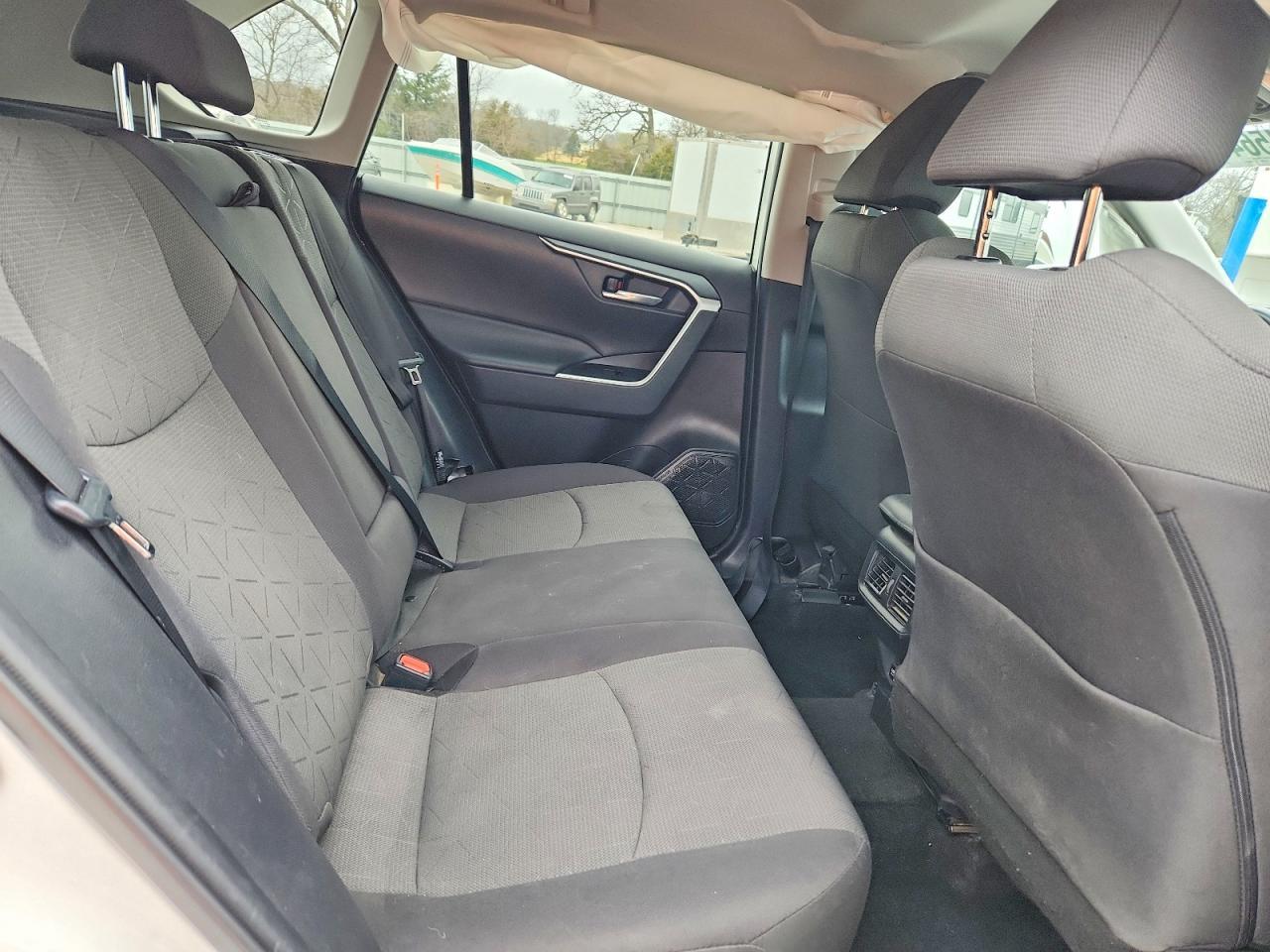 2021 Toyota Rav4 Xle - zdjęcie 11