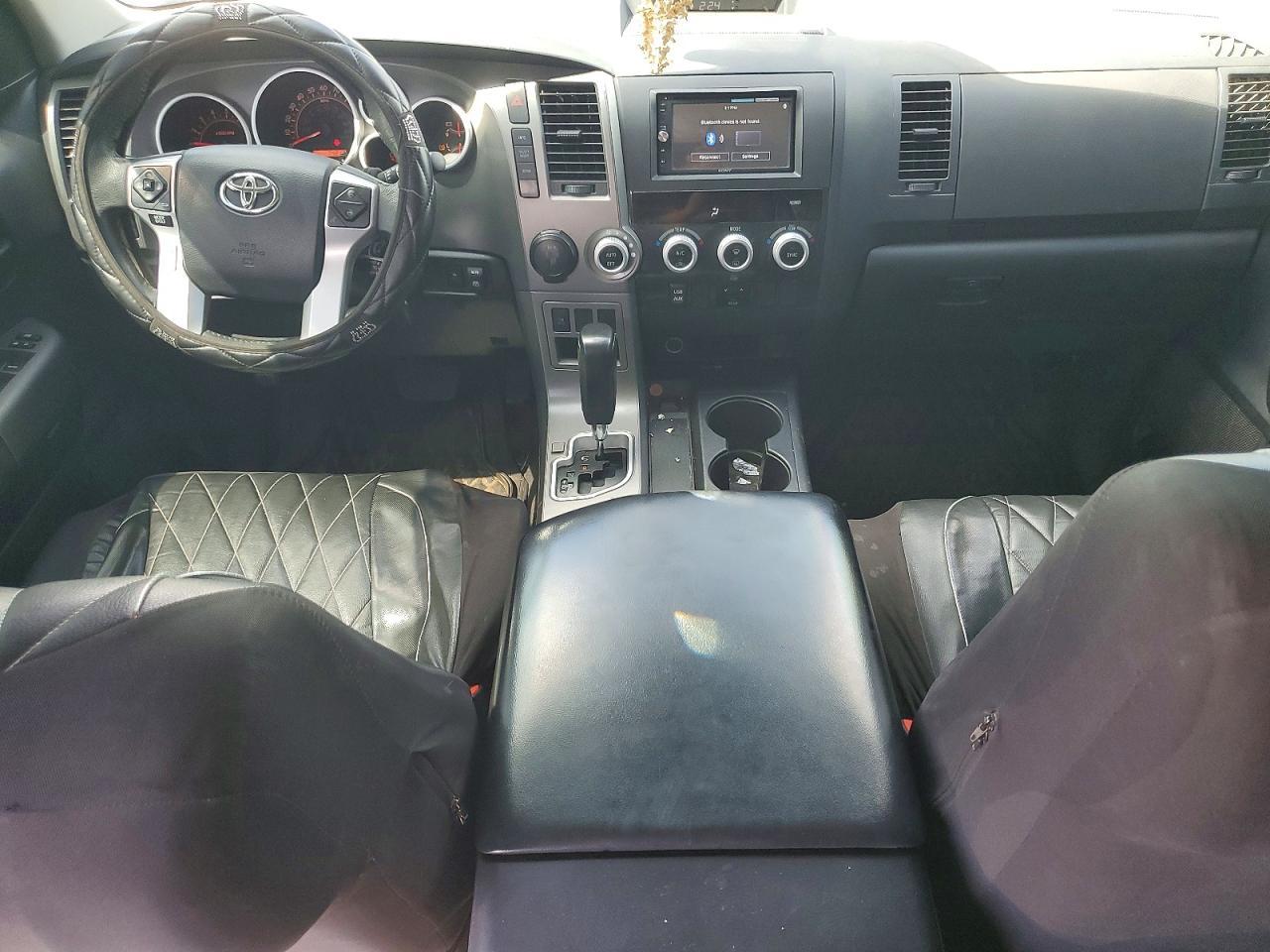 2015 Toyota Sequoia Sr5 - zdjęcie 8