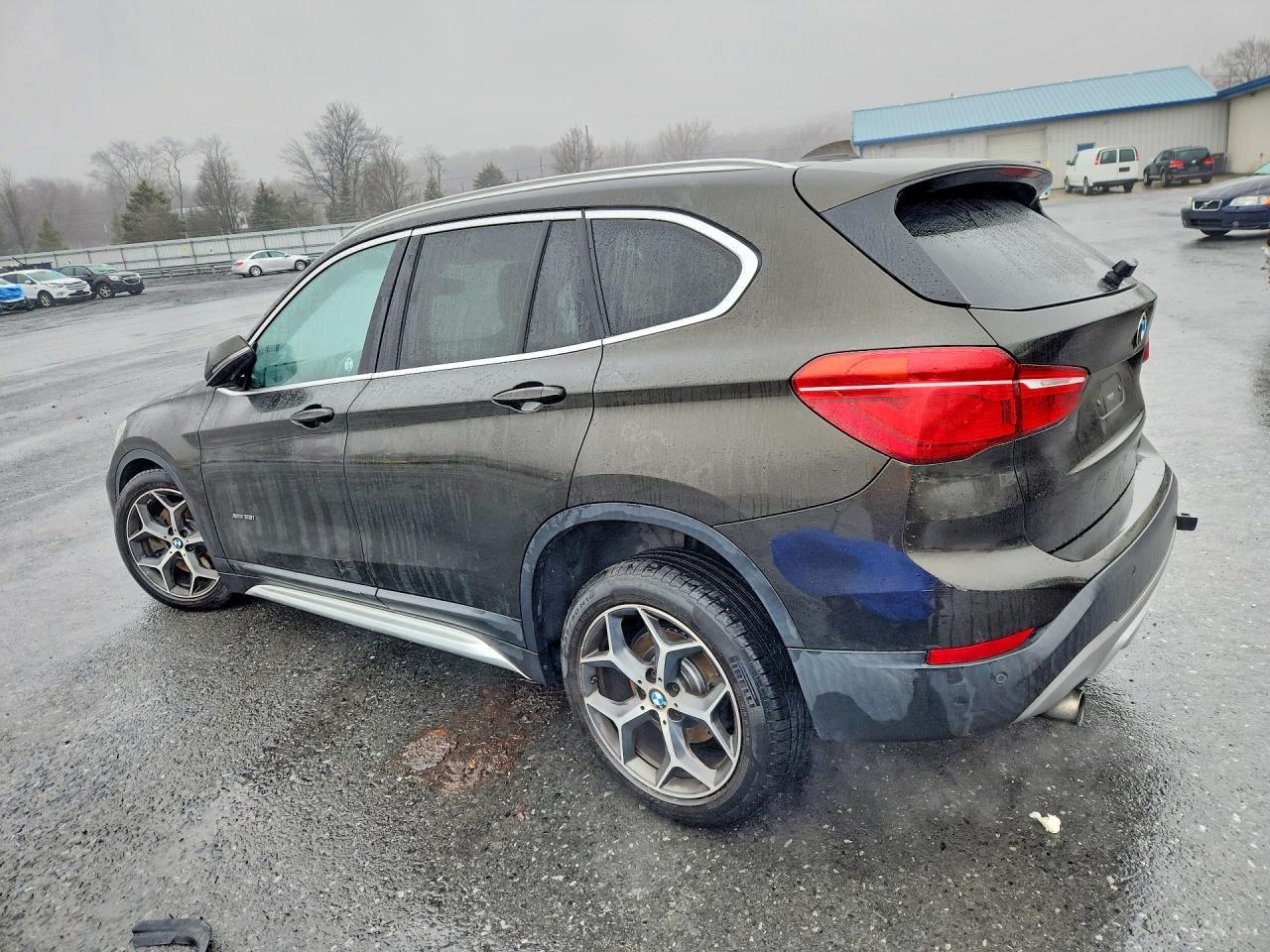 2017 BMW X1 xDrive28I - zdjęcie 2
