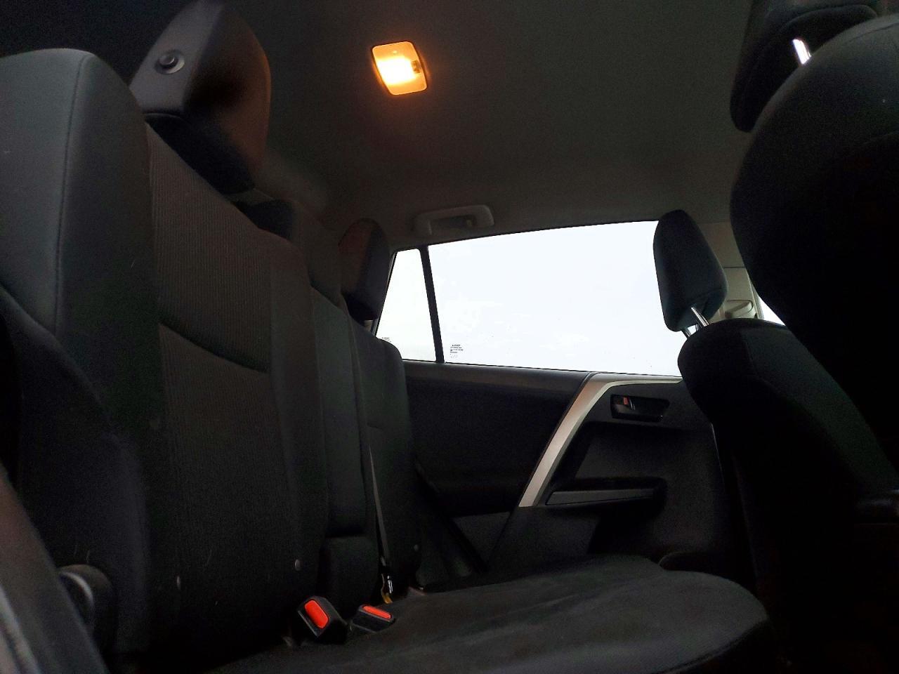 2018 Toyota Rav4 Le - zdjęcie 11