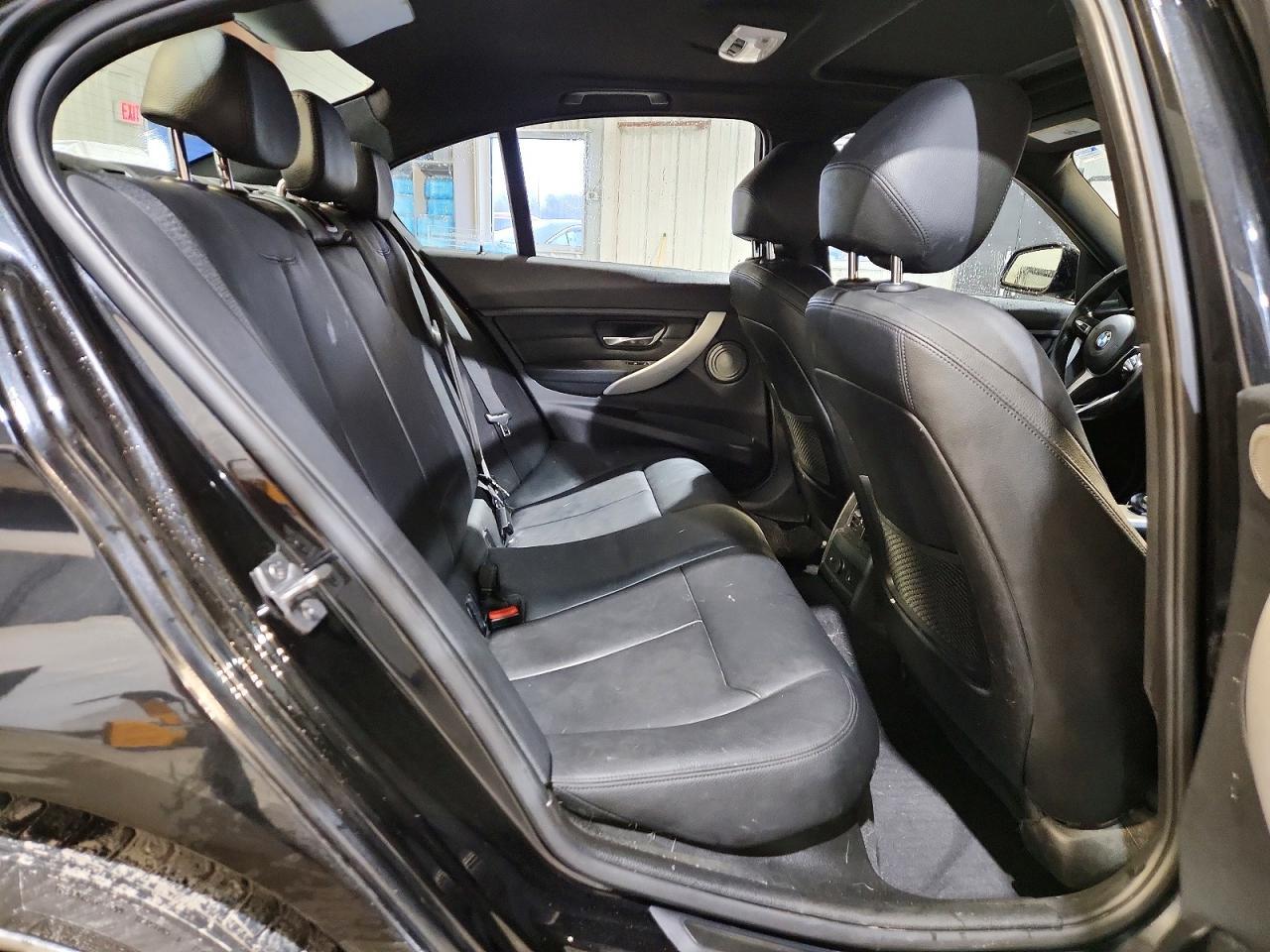 2014 BMW 335 Xi - zdjęcie 10
