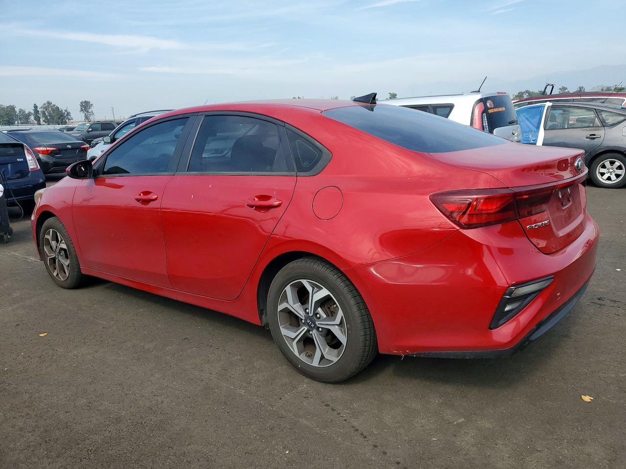 2021 Kia Forte Lxs - zdjęcie 2