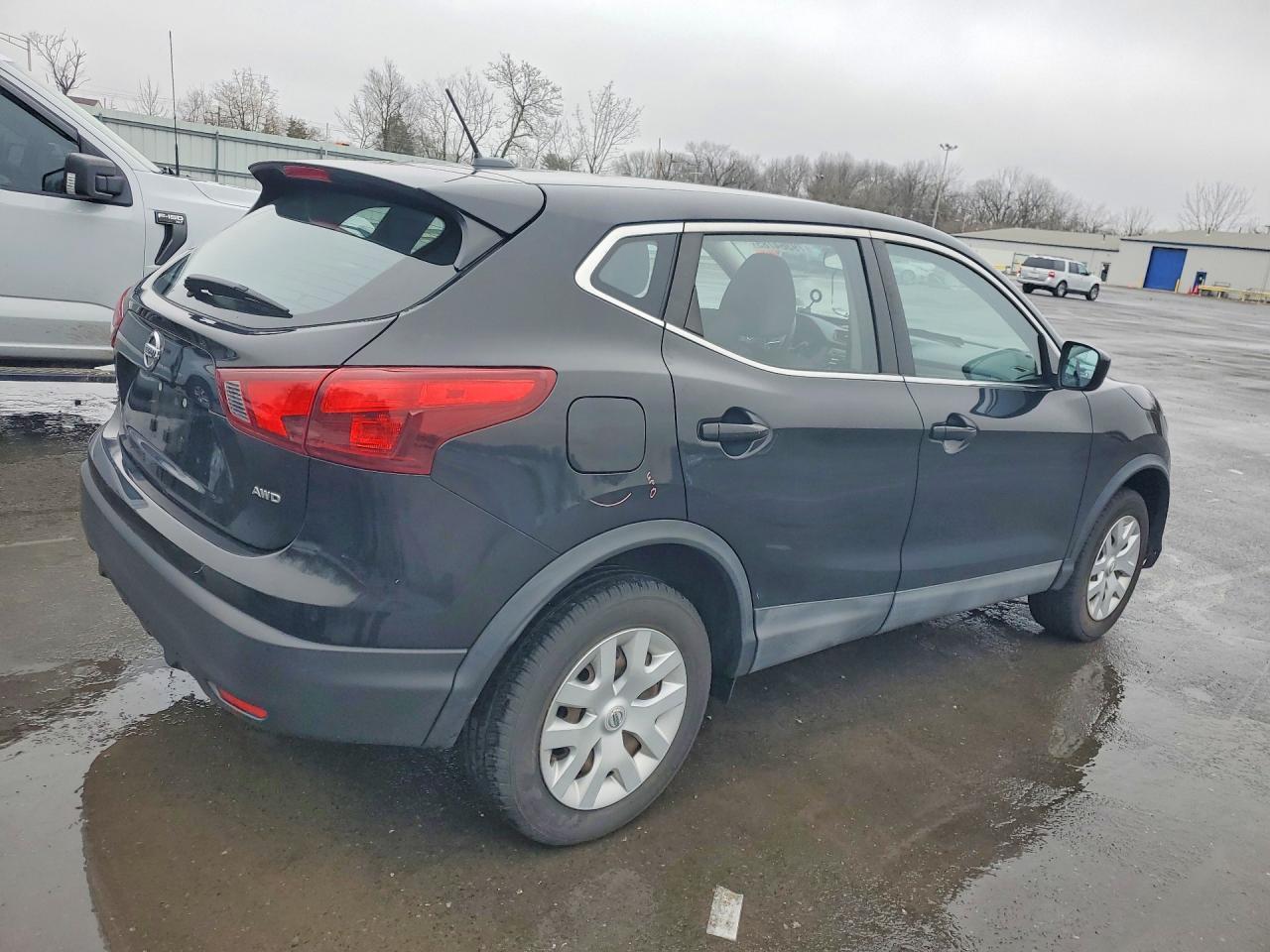 2017 Nissan Rogue Sport S - zdjęcie 3