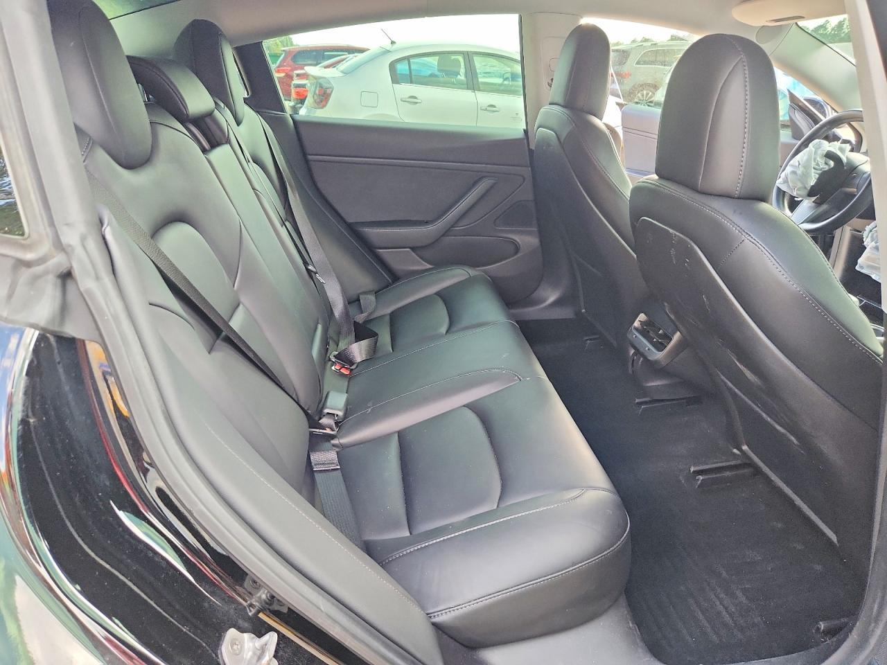 2019 Tesla Model 3 - zdjęcie 10