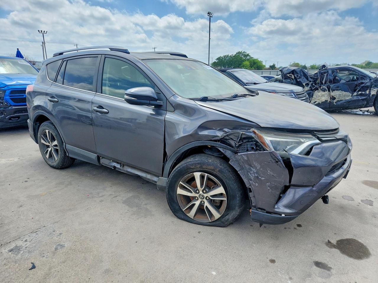 2017 Toyota Rav4 Xle - zdjęcie 4